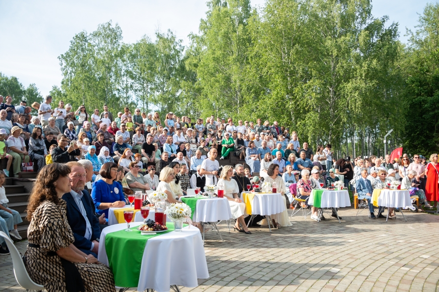 Парад эмоций и семейных традиций: как Нижнекамск отпраздновал День семьи 