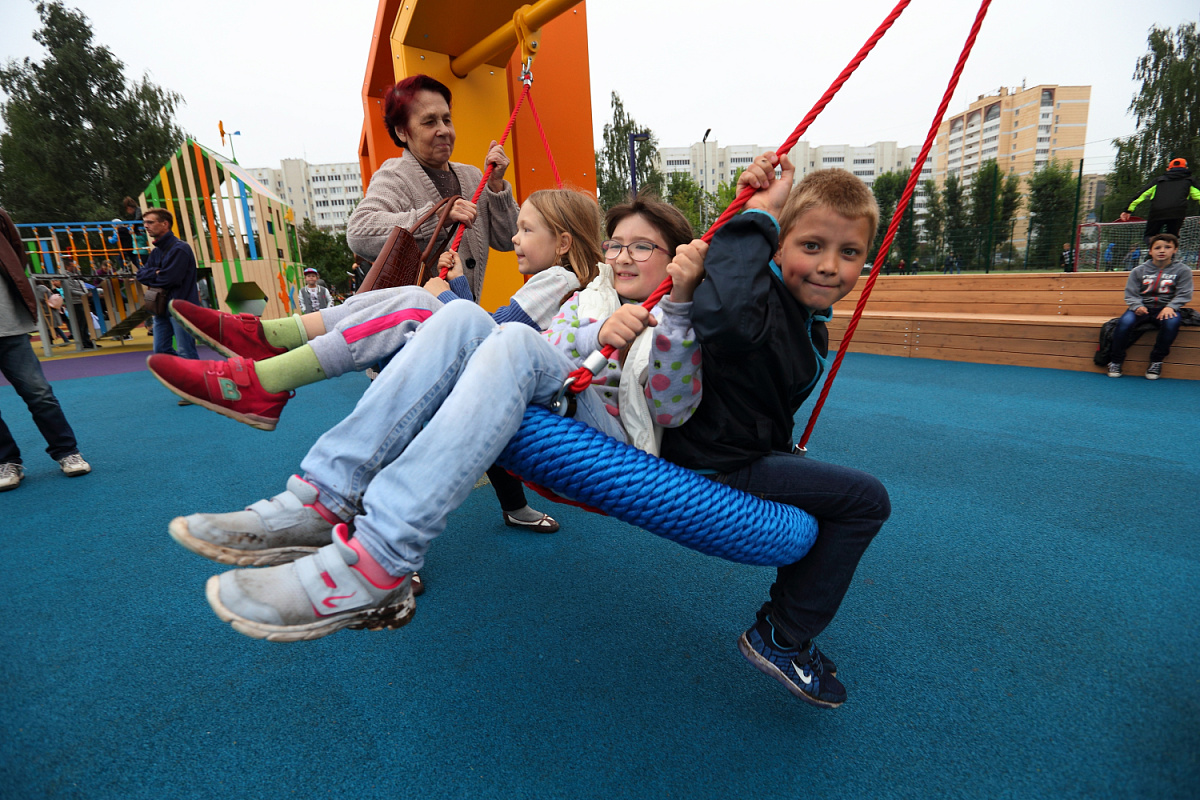 Детский рай у реки, искусственный лес-гигант и озера-самоцветы: куда вложили миллиарды в Татарстане